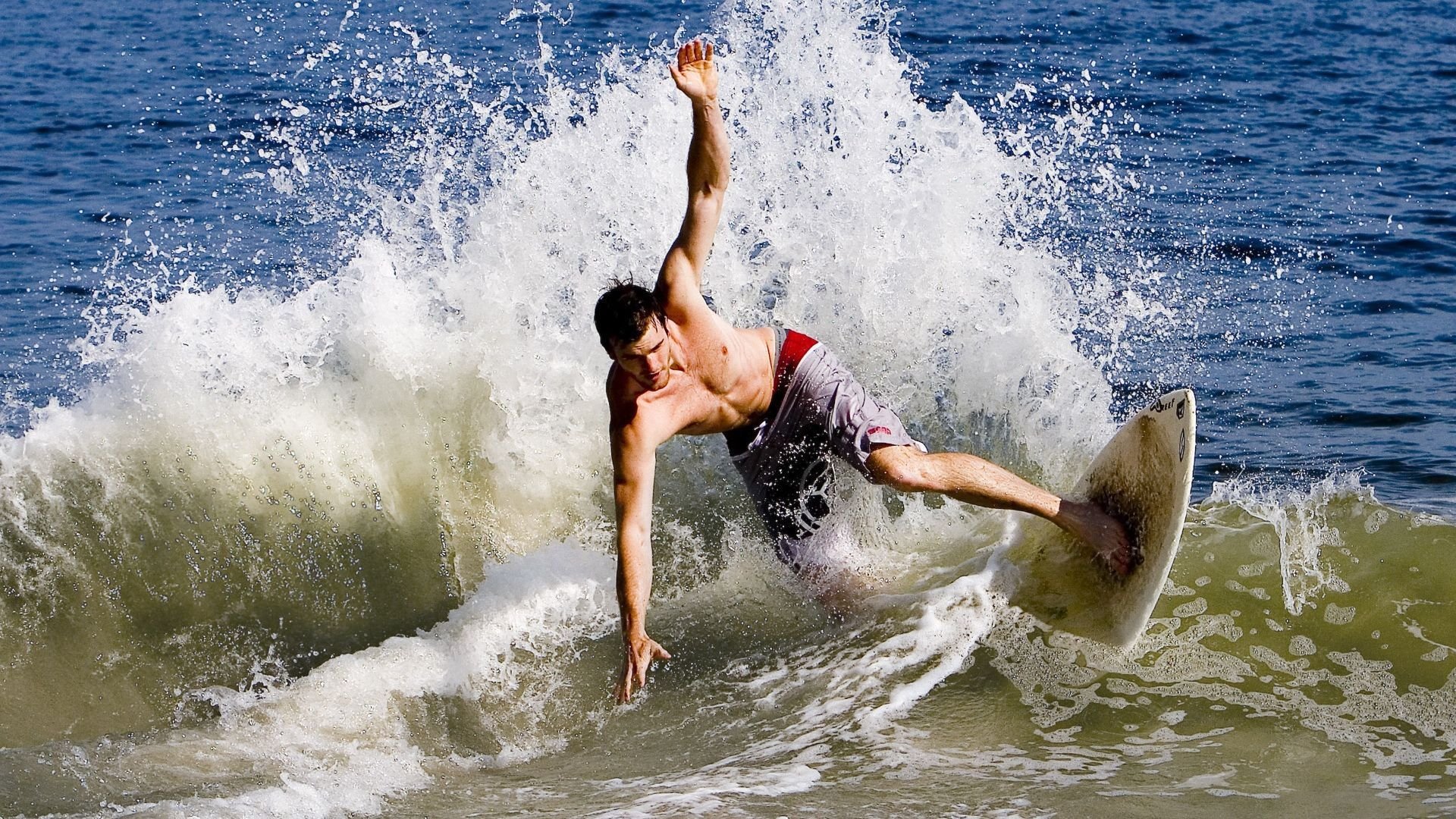 mk体育官网-反手神球助力状态回暖，尹航力挺樊振东，乒乓球尹航赢过张继科吗